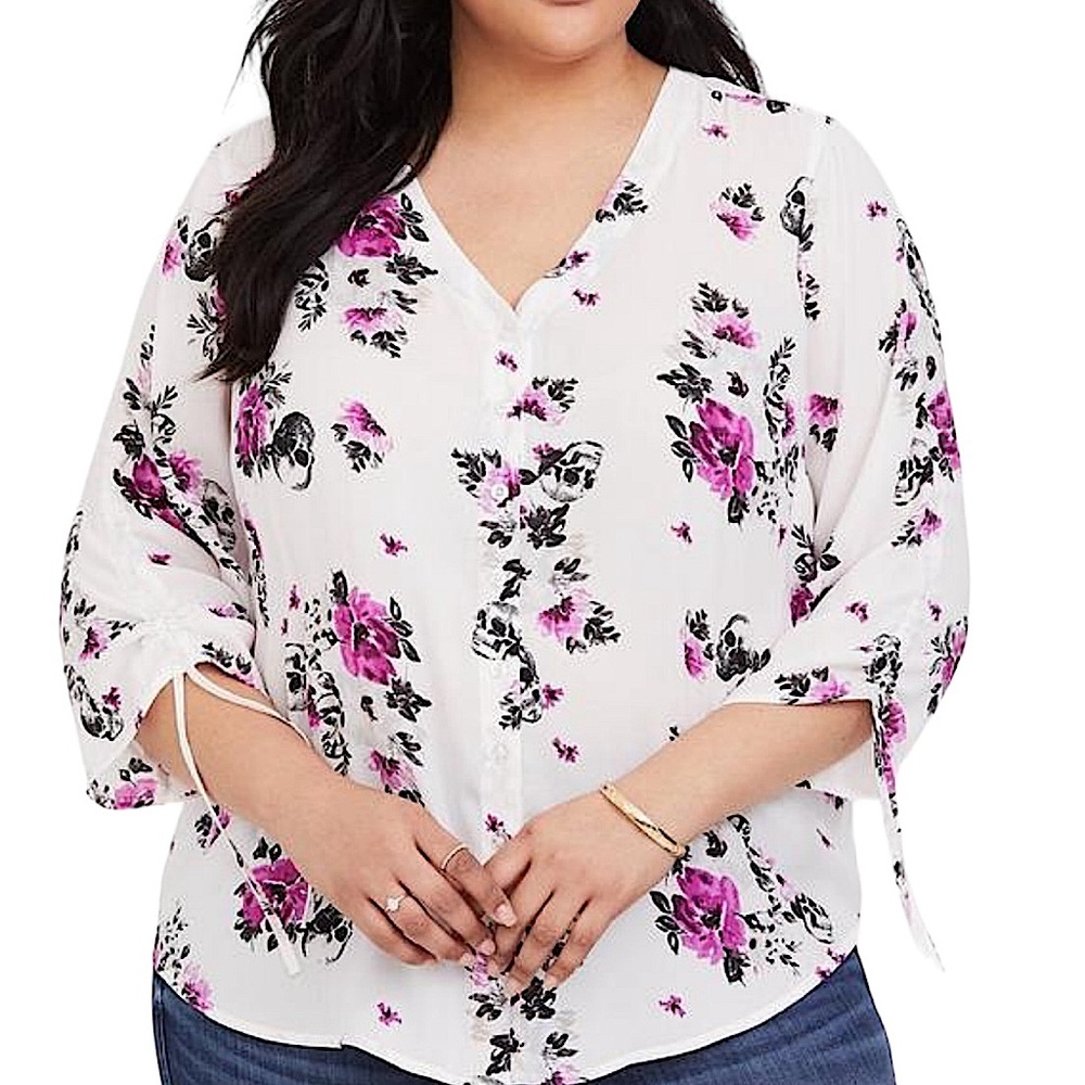 TORRID: Ivory Skull Floral Crepe Tie-Sleeve Blouse -Size 4 / 4X